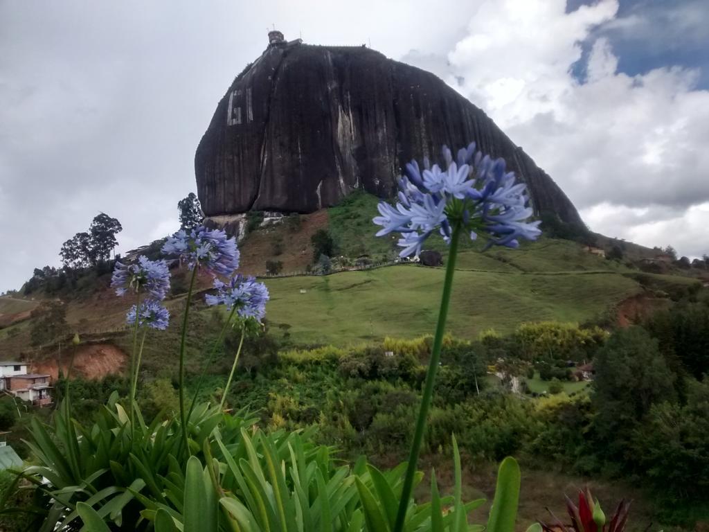 Casa Galeria Guatape Villa Exterior photo