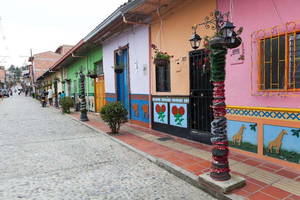 Casa Galeria Guatape Villa Exterior photo